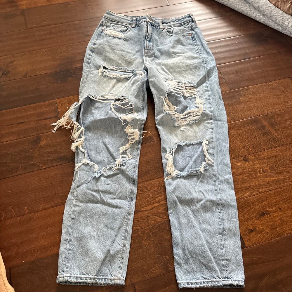 American Eagle Highest Rise Mom Jeans Light Blue Distressed Ripped Women‎ 8 long - Picture 3 of 14